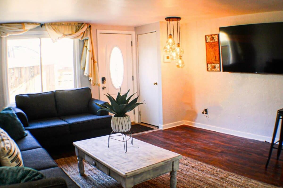 Hébergement de vacances Newly Renovated 2-bed Near Downtown-north Shore